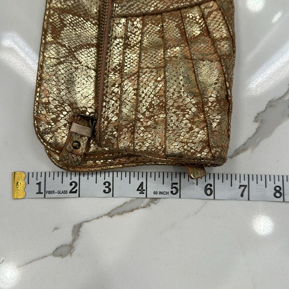Jessica Simpson Coppery/Golden/Bronze Metallic Snakeskin Print Wristlet VGUC - Picture 13 of 17